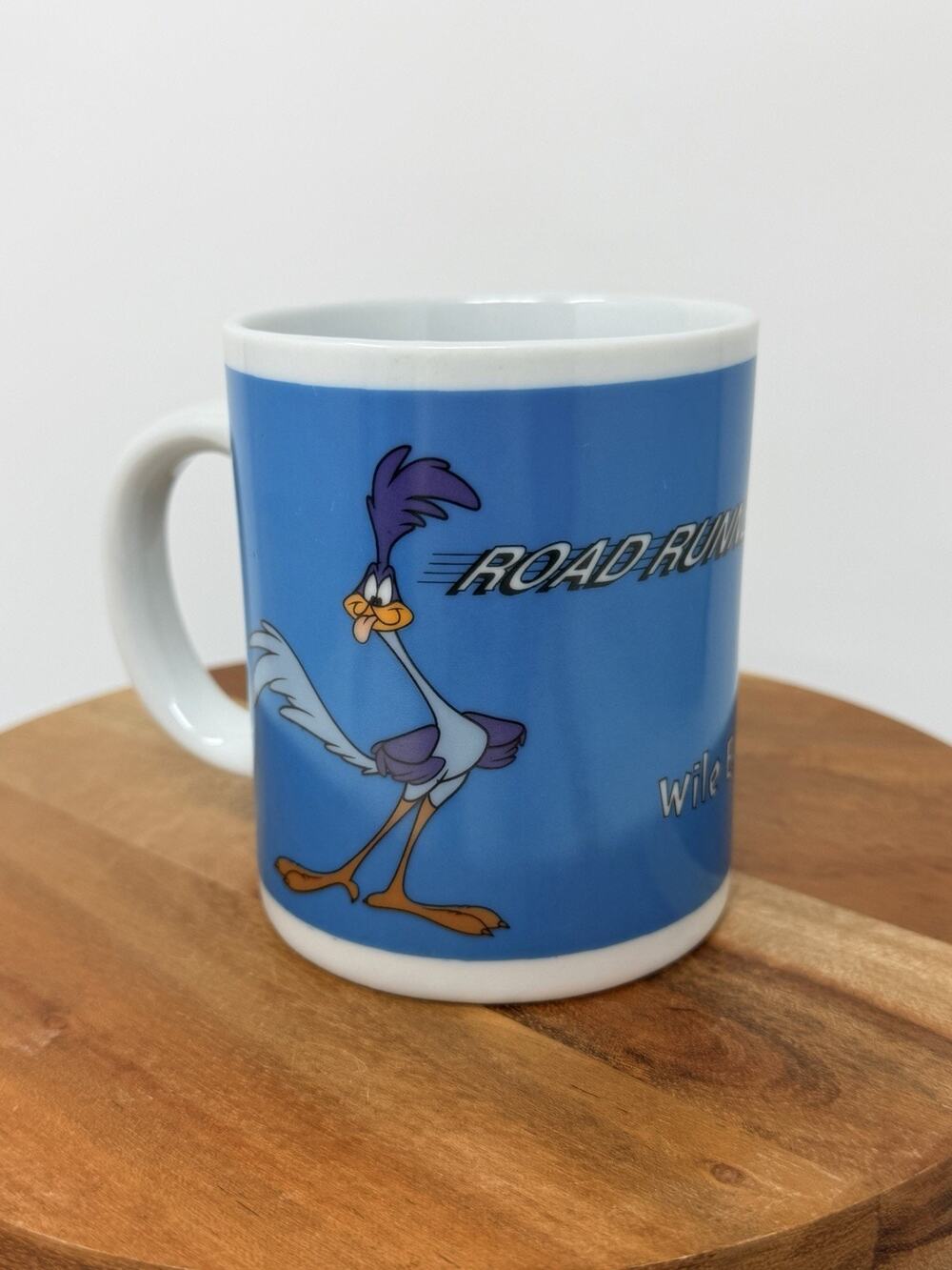 Vintage 1997 Looney Tunes Coffee Mug Road Runner Wile E Coyote RARE Coffee Cup
